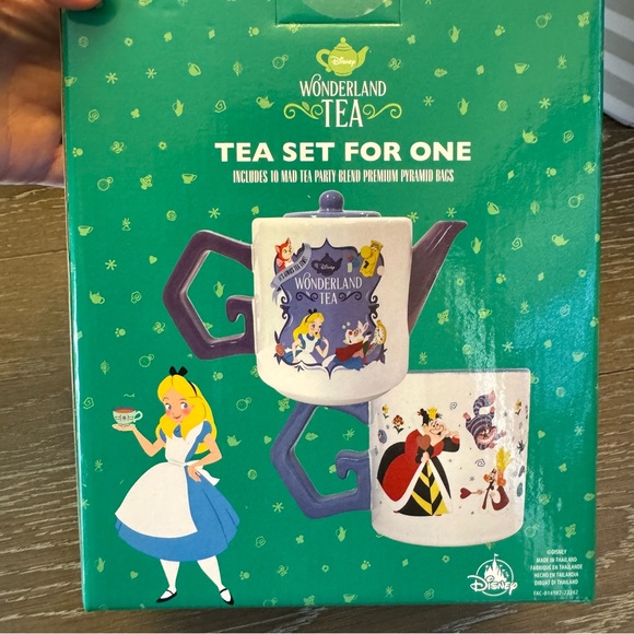 NWT. Disney Parks Alice Wonderland Tea Set For One Mug. Adorable ceramic Tea set - Picture 2 of 9